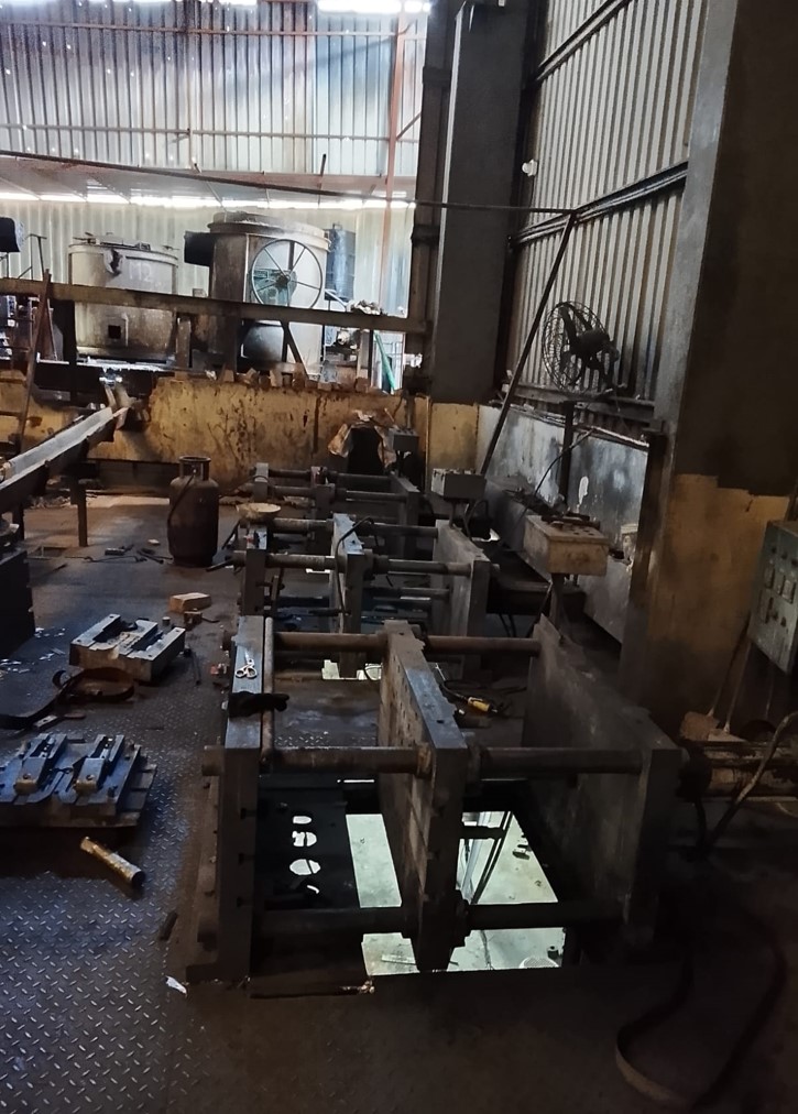 Holding Furnace